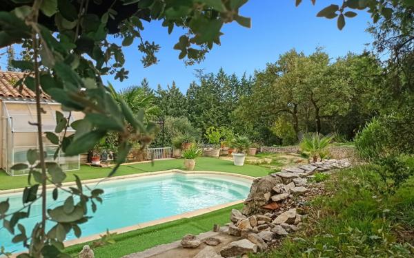 Maison à vendre    5 pièces • 137,67 m2 Lussan