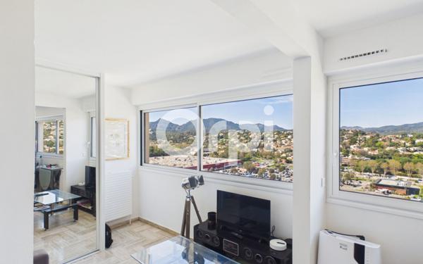 Appartement à vendre    1 pièce • 27 m2 Mandelieu-la-Napoule