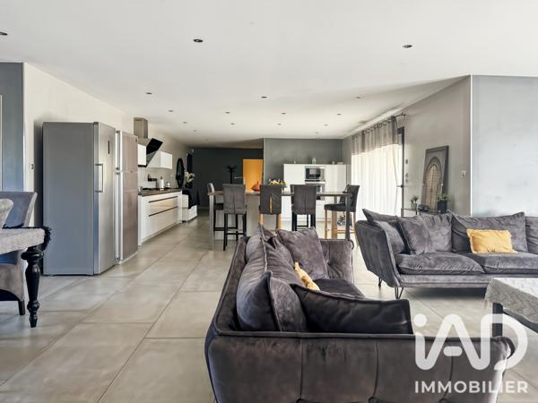 Maison à vendre 7 pièces 234 m² Arles