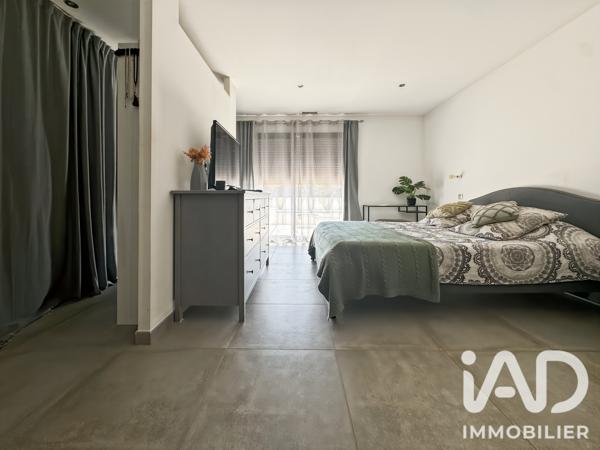 Maison à vendre 7 pièces 234 m² Arles