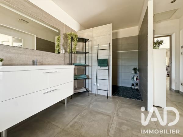 Maison à vendre 7 pièces 234 m² Arles