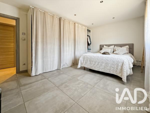 Maison à vendre 7 pièces 234 m² Arles