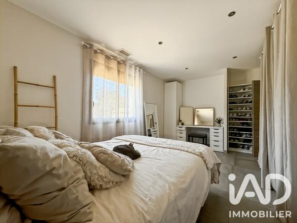 Maison à vendre 7 pièces 234 m² Arles