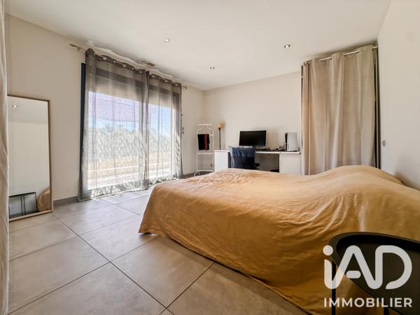 Maison à vendre 7 pièces 234 m² Arles