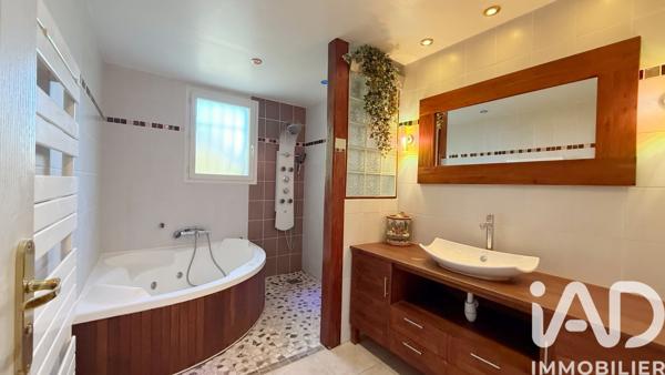 Maison à vendre 6 pièces 207 m² Robion