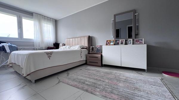 Rare a la vente vaste T6 marseIlle 10eme