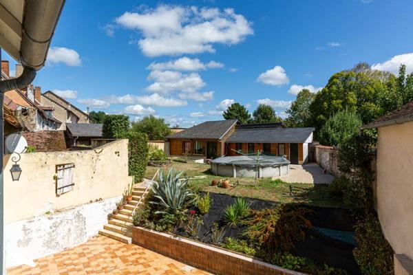 Maison à vendre |  Saint-Germain-les-Belles |  11 pièces | 211 m²