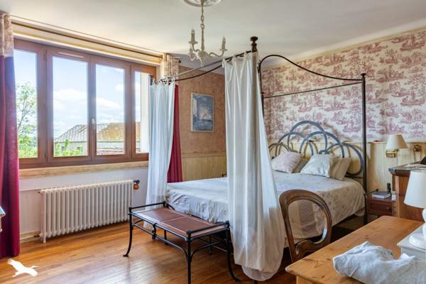 Maison à vendre |  Saint-Germain-les-Belles |  11 pièces | 211 m²