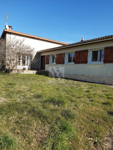 Location maison La Rochefoucauld (16110), 103.00m² avec 4 pièce(s) dont 3 chambre(s). Agence Allard Brimeaud