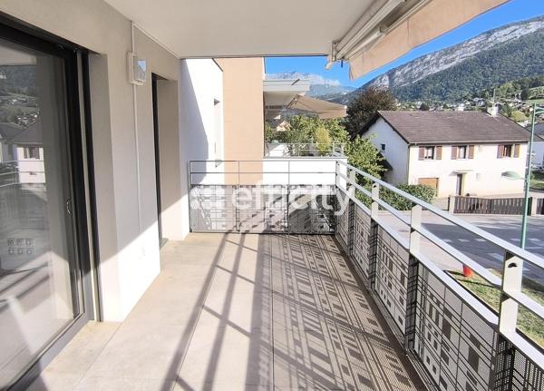 Appartement
         2 pièces
        - 42 m² Exclusivité 299 000 € *