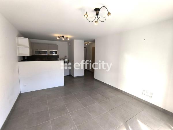 Appartement
         2 pièces
        - 42 m² Exclusivité 299 000 € *