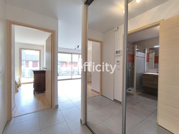 Appartement
         2 pièces
        - 42 m² Exclusivité 299 000 € *