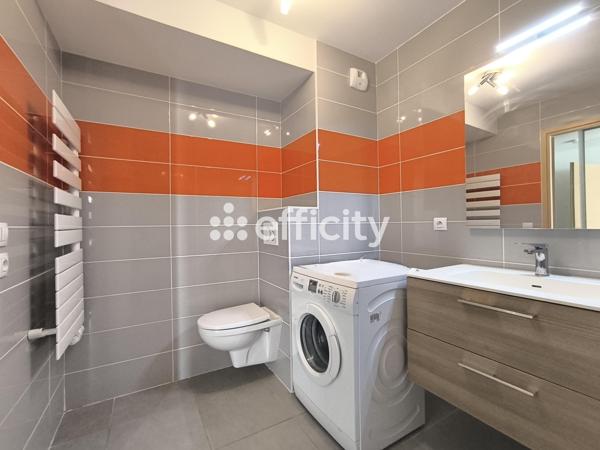 Appartement
         2 pièces
        - 42 m² Exclusivité 299 000 € *