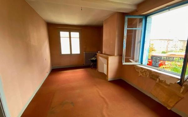 Maison à vendre    5 pièces • 145 m2 Saint-Sulpice-la-Pointe