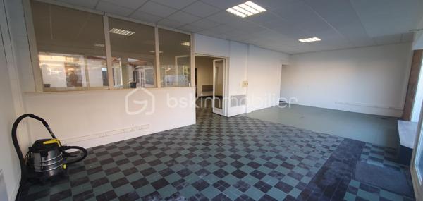 Bureau de 225 m²