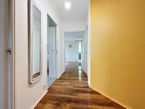 3P proche du parc, 2 chambres, un parking en S/Sol