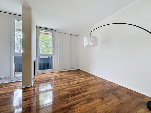 3P proche du parc, 2 chambres, un parking en S/Sol