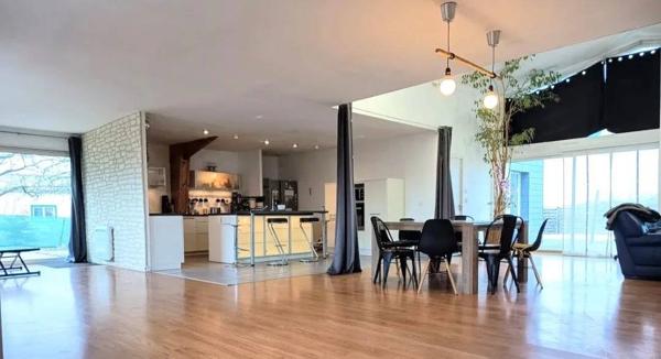 Belle maison de 175 m² avec piscine à Loudun
