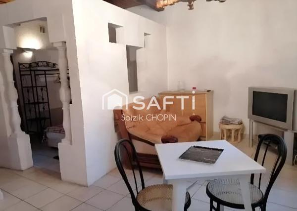 Maison d'environ 84 m² à mi-chemin entre plages et centre ville,