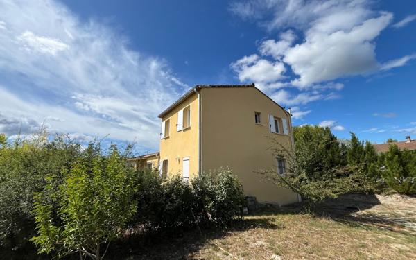 Maison à vendre    4 pièces •  Lablachère