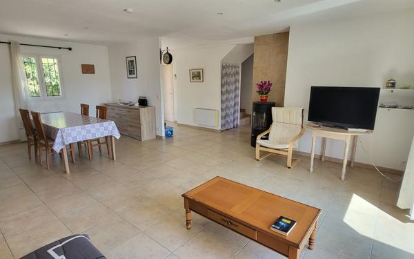 Maison à vendre    4 pièces •  Lablachère