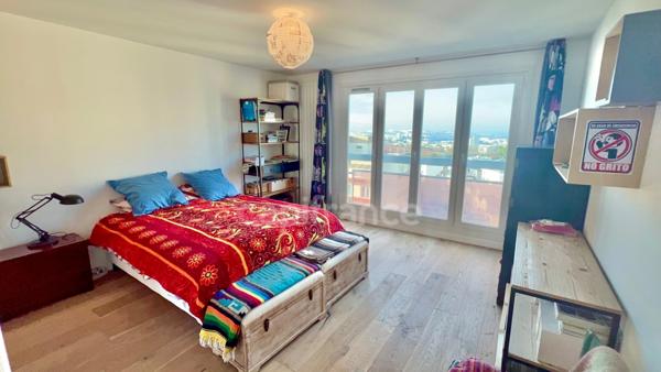 Dpt Finistère (29),BREST, PROCHE CENTRE VILLE, APPARTEMENT 159 M2, DERNIER ETAGE, TERRASSE, VUE PANORAMIQUE, VUE MER, DEUX GARAGES, DOUBLE ASCENSEURS,