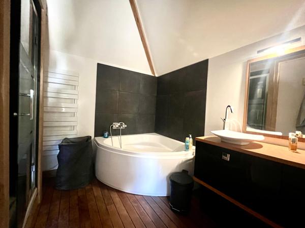 Maison familiale en pierres rénovée