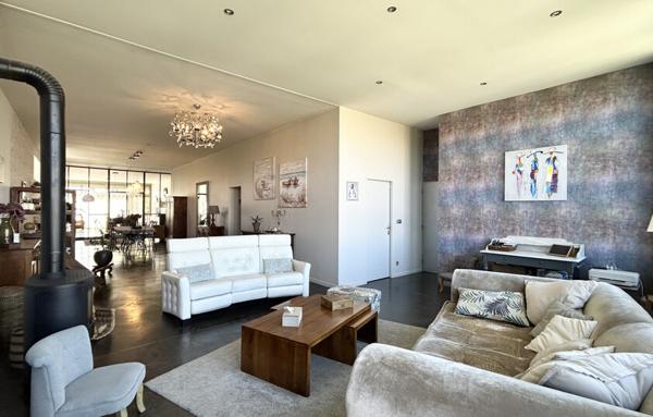 Maison, 470 m2 avec terrain de 1130 m2 et piscine