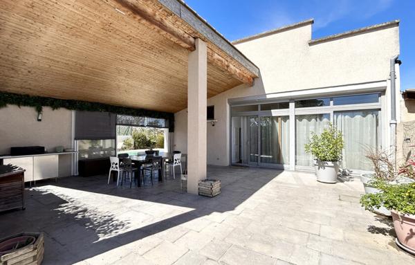 Maison, 470 m2 avec terrain de 1130 m2 et piscine