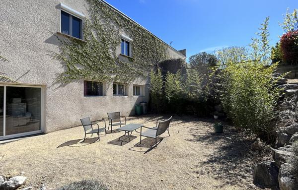 Maison, 470 m2 avec terrain de 1130 m2 et piscine