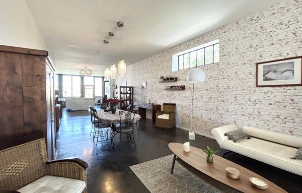 Maison, 470 m2 avec terrain de 1130 m2 et piscine