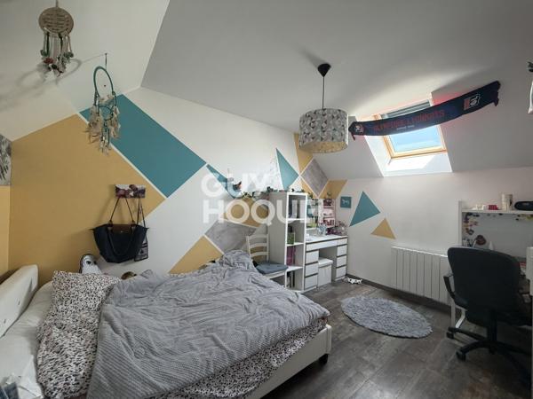 MAISON À VENDRE DE 6 PIÈCES DE 165,00 M²