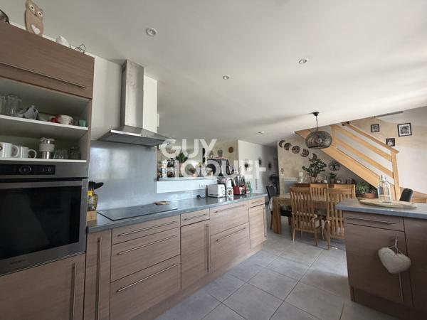 MAISON À VENDRE DE 6 PIÈCES DE 165,00 M²