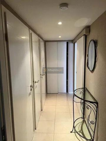 Location                                                      Appartement
                        
                     2 pièces                      49 m2                     à Saint-Aygulf