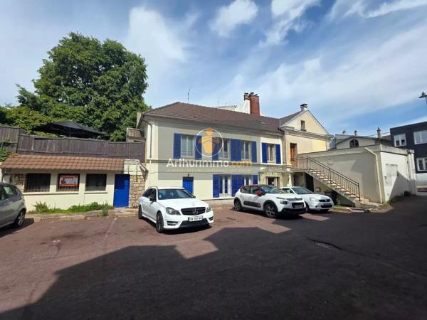 Vente                                                      Immeuble
                        
                     10 pièces                      200 m2                     à Sarcelles