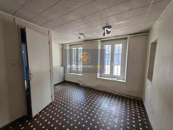 Vente                                                      Immeuble
                        
                     10 pièces                      200 m2                     à Sarcelles