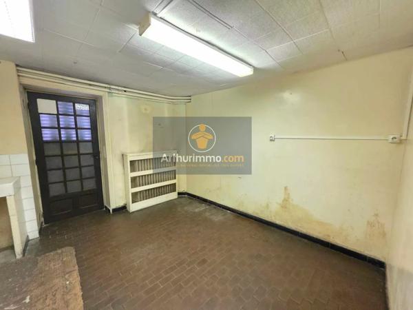 Vente                                                      Immeuble
                        
                     10 pièces                      200 m2                     à Sarcelles