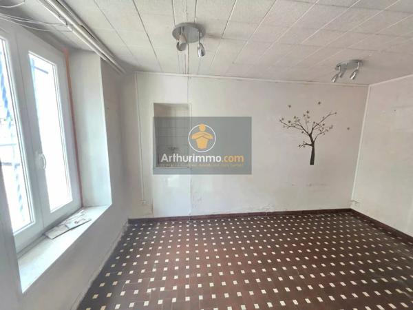 Vente                                                      Immeuble
                        
                     10 pièces                      200 m2                     à Sarcelles