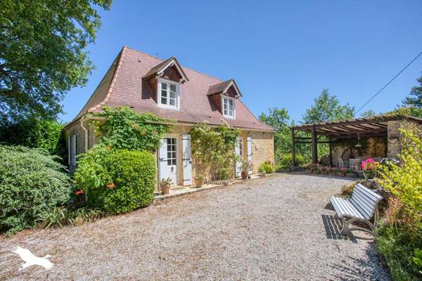 Maison à vendre |  Saint-Pompont |  6 pièces | 177 m²