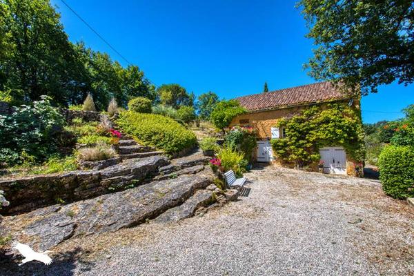 Maison à vendre |  Saint-Pompont |  6 pièces | 177 m²