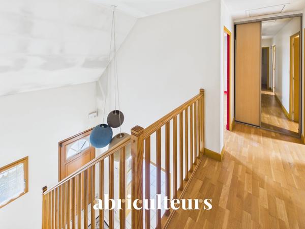 Splendide Maison de 140.0 m² Grand extérieur A visiter