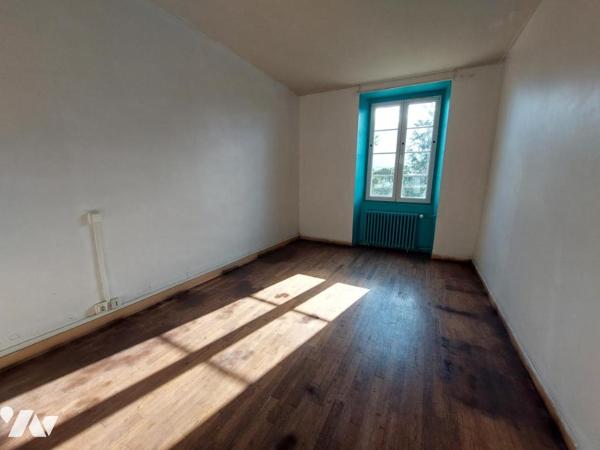 A VENDRE-MAISON - RUILLE LE GRAVELAIS