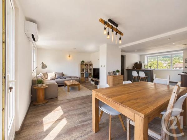 Appartement T4 à vendre  4 pièces - 64,97 m 2   TOULON  - 83