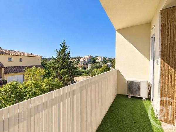 Appartement T4 à vendre  4 pièces - 64,97 m 2   TOULON  - 83