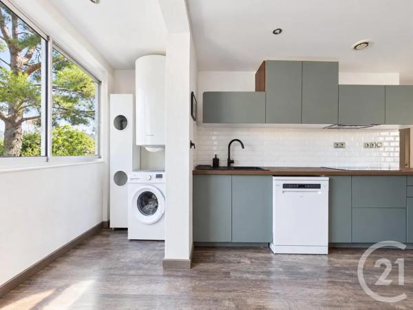 Appartement T4 à vendre  4 pièces - 64,97 m 2   TOULON  - 83