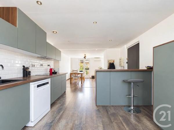 Appartement T4 à vendre  4 pièces - 64,97 m 2   TOULON  - 83