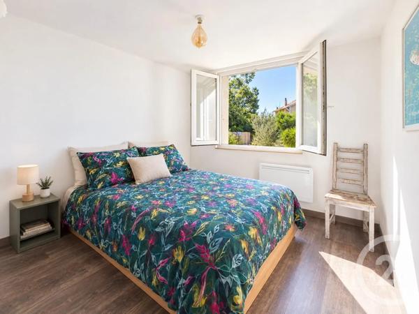 Appartement T4 à vendre  4 pièces - 64,97 m 2   TOULON  - 83
