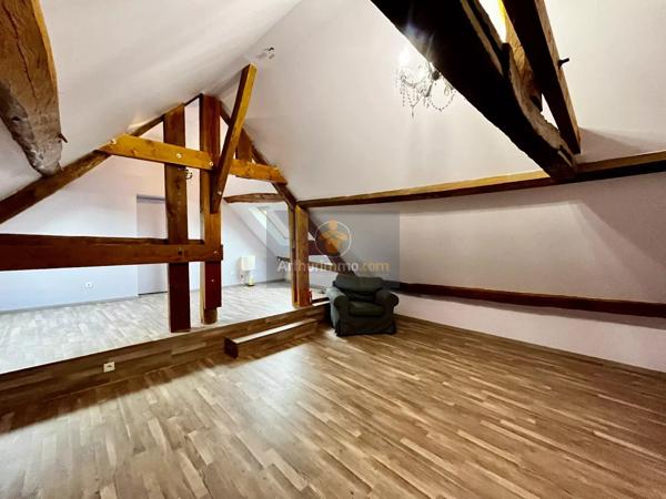 Vente                                                      Maison
                        
                     8 pièces                      252 m2                     à Rozay-en-Brie