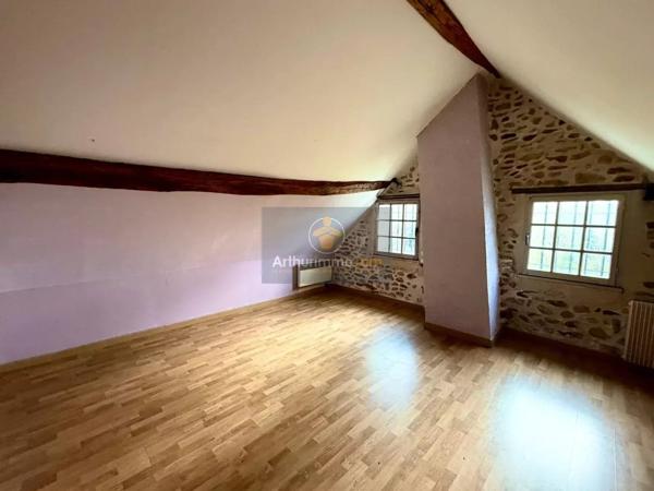 Vente                                                      Maison
                        
                     8 pièces                      252 m2                     à Rozay-en-Brie