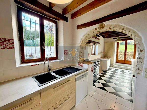 Vente                                                      Maison
                        
                     8 pièces                      252 m2                     à Rozay-en-Brie